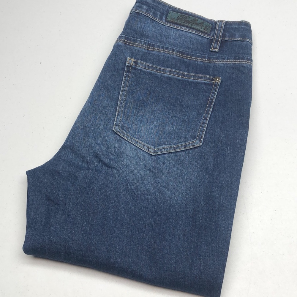 LIKE NEW DAVID BITTON MIDRISE STRAIGHT LEG STRETCH JEANS 6/28x32 ⭐️